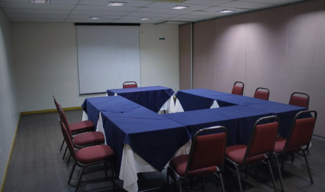 Sala de reunião em Sorocaba com tudo incluso: estrutura completa para eventos corporativos produtivos