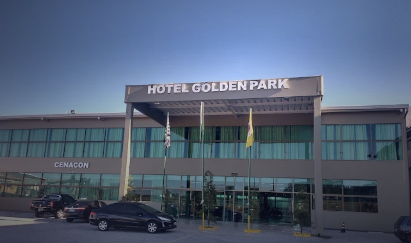 Fim de semana em família sem sair do hotel piscina, lazer e descanso no Golden Park Sorocaba