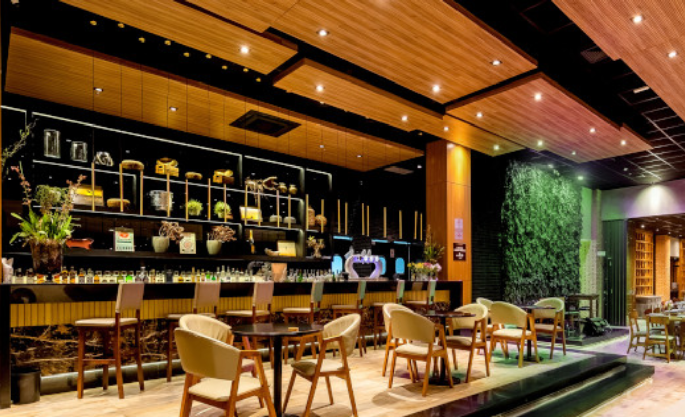 Área de restaurantes e lazer na região do Iguatemi Esplanada em Sorocaba